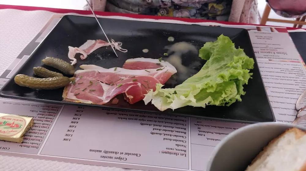 Rauwe Ham Met Salade